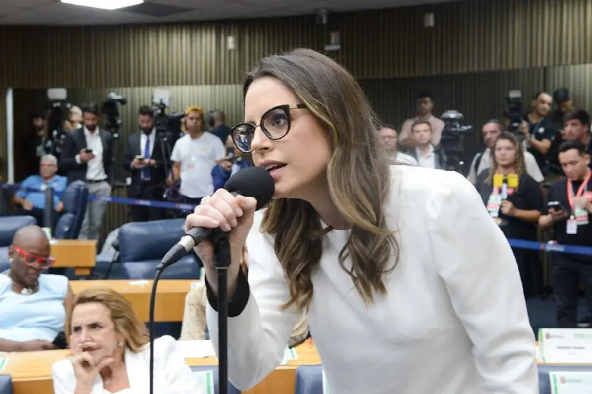 Dois integrantes deixam equipe de Zoe Martinez após divulgação de aumento patrimonial